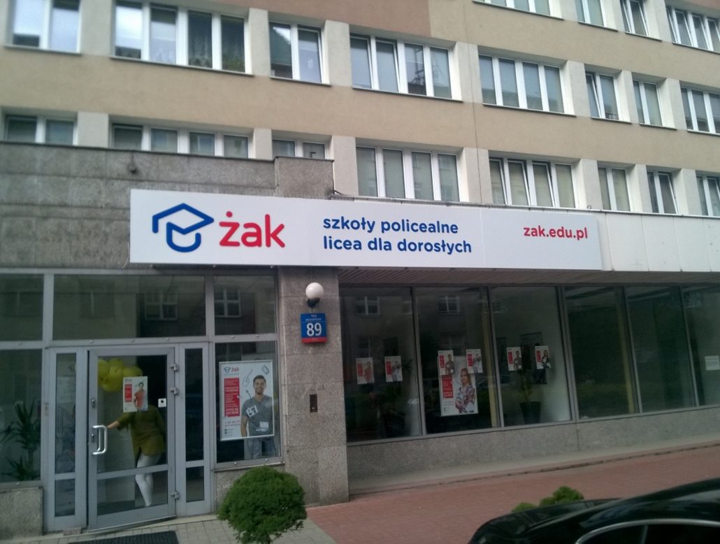Oznakowanie placówki ŻAK w Warszawie
