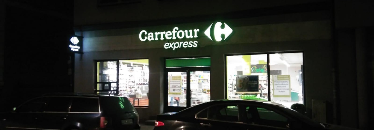 Carrefour logo outdoor